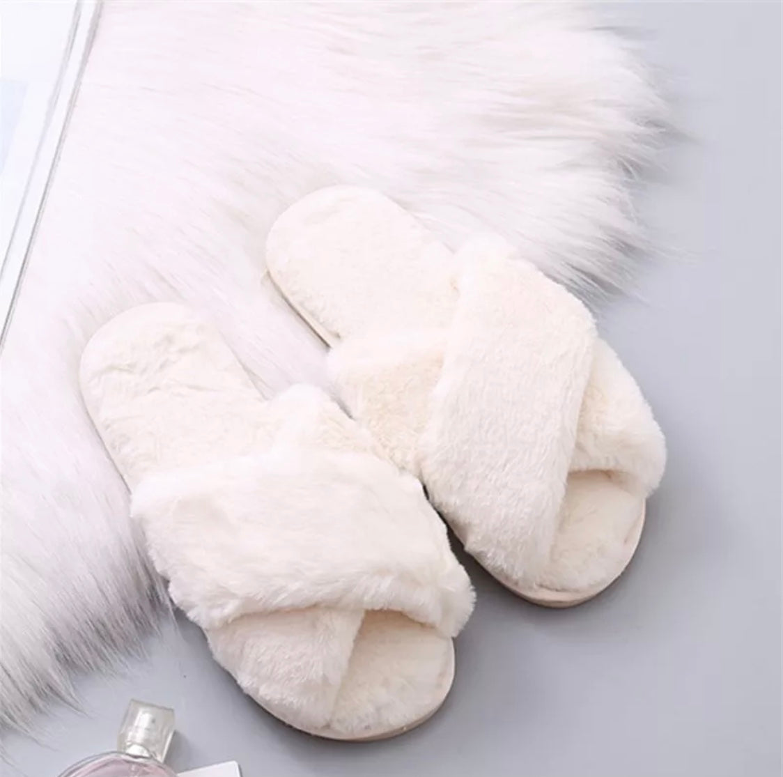 Lila Slippers In Winter White